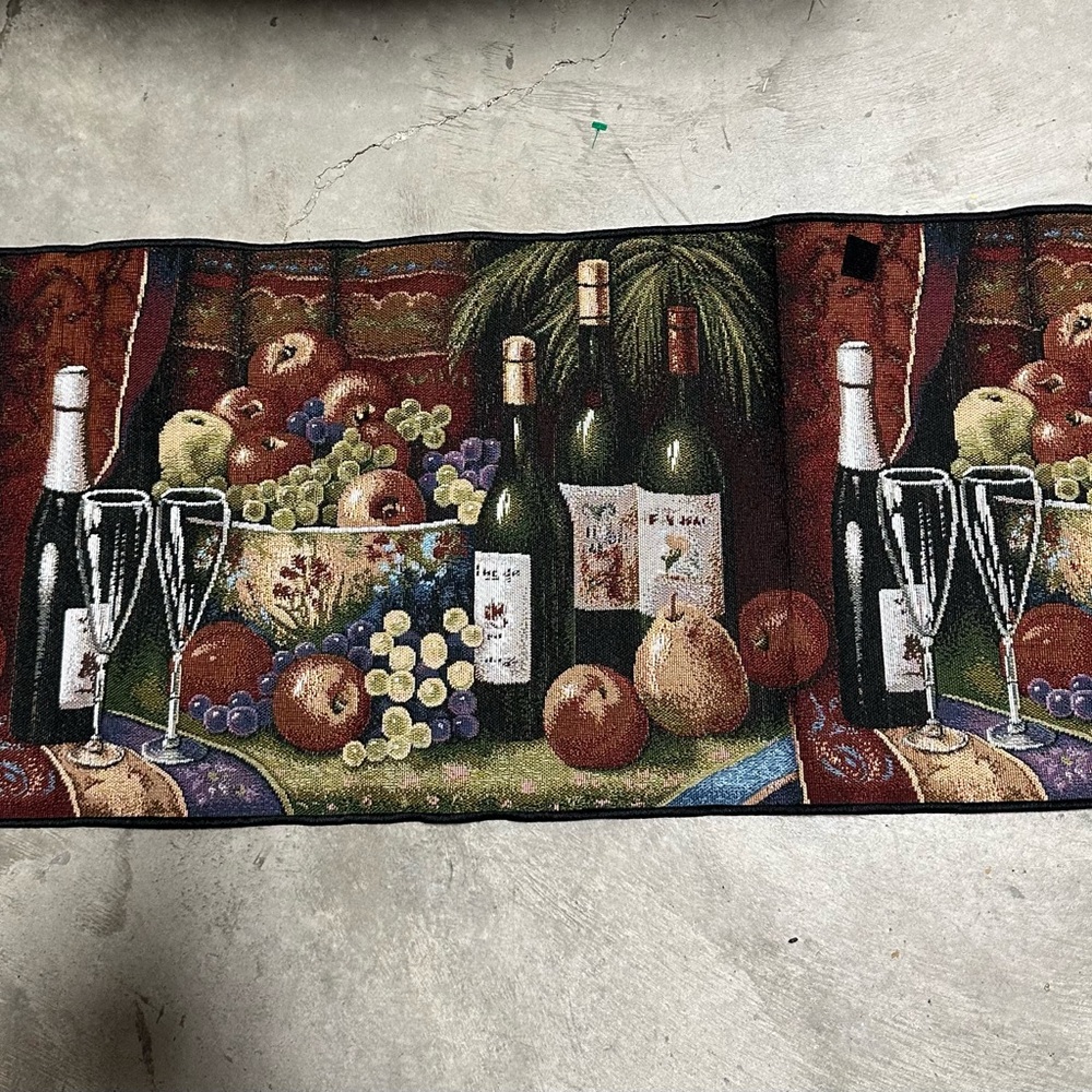 Home Interiors‎ wine design table runner / box 18 - Picture 3 of 6